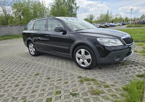 Skoda Octavia cena 32800 przebieg: 272000, rok produkcji 2011 z Władysławowo małe 79